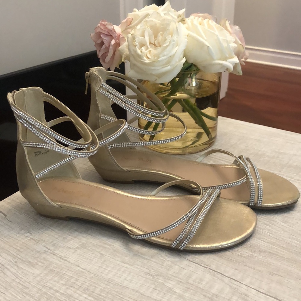 DREAM PAIRS gold flat wedges